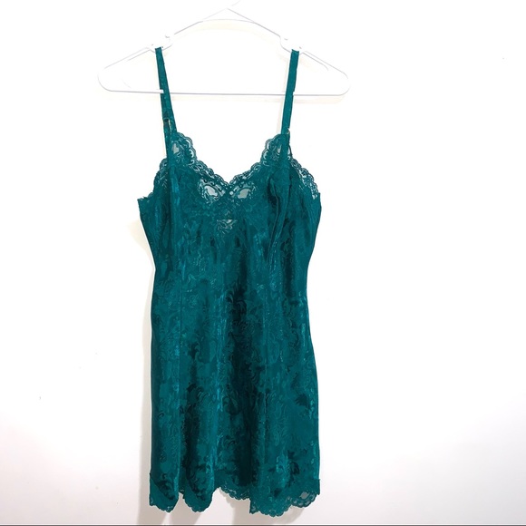 Victoria's Secret Other - Victoria Secret Women’s Emerald Green Slip Dress